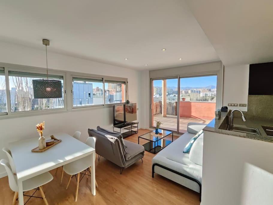 Large Terrace Luxury Apartment Sant Adria de Besos Buitenkant foto